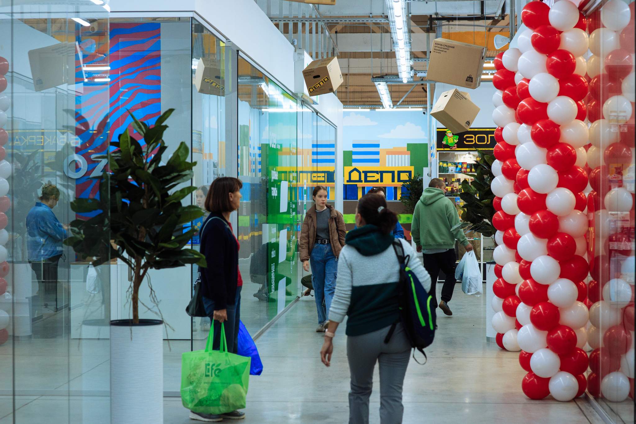 Снять  торговое помещение